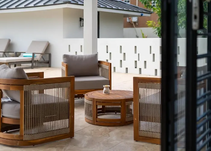 5br Luxe Retreat In Private Pool Access