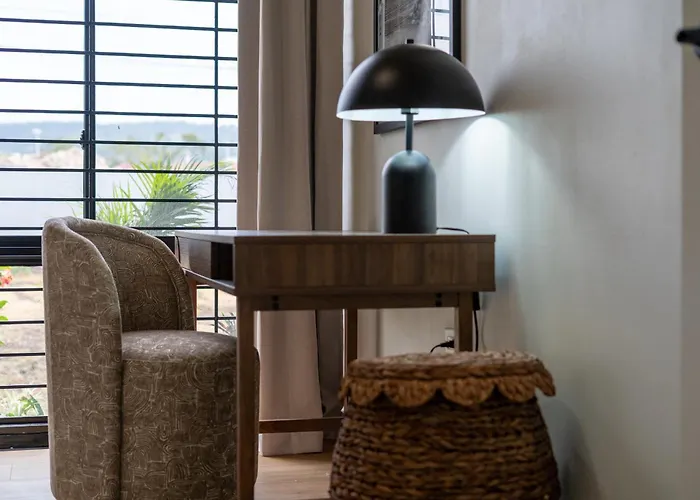 5br Luxe Retreat In Private Pool Access Villa Runaway Bay